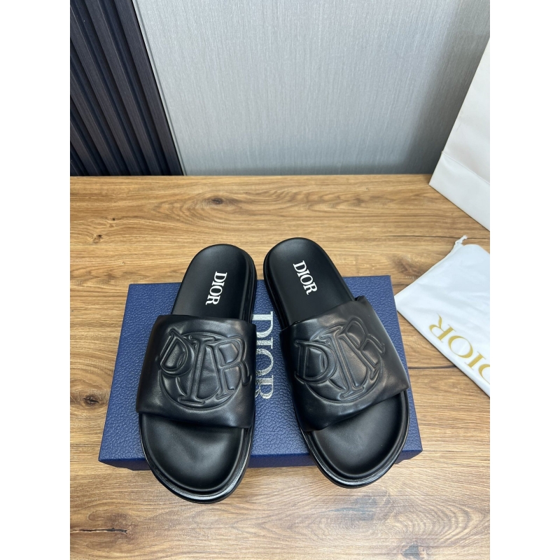 ch**an D*or slippers